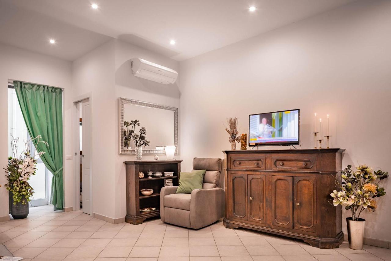 Novella Benedicta Apartments Firenze Esterno foto